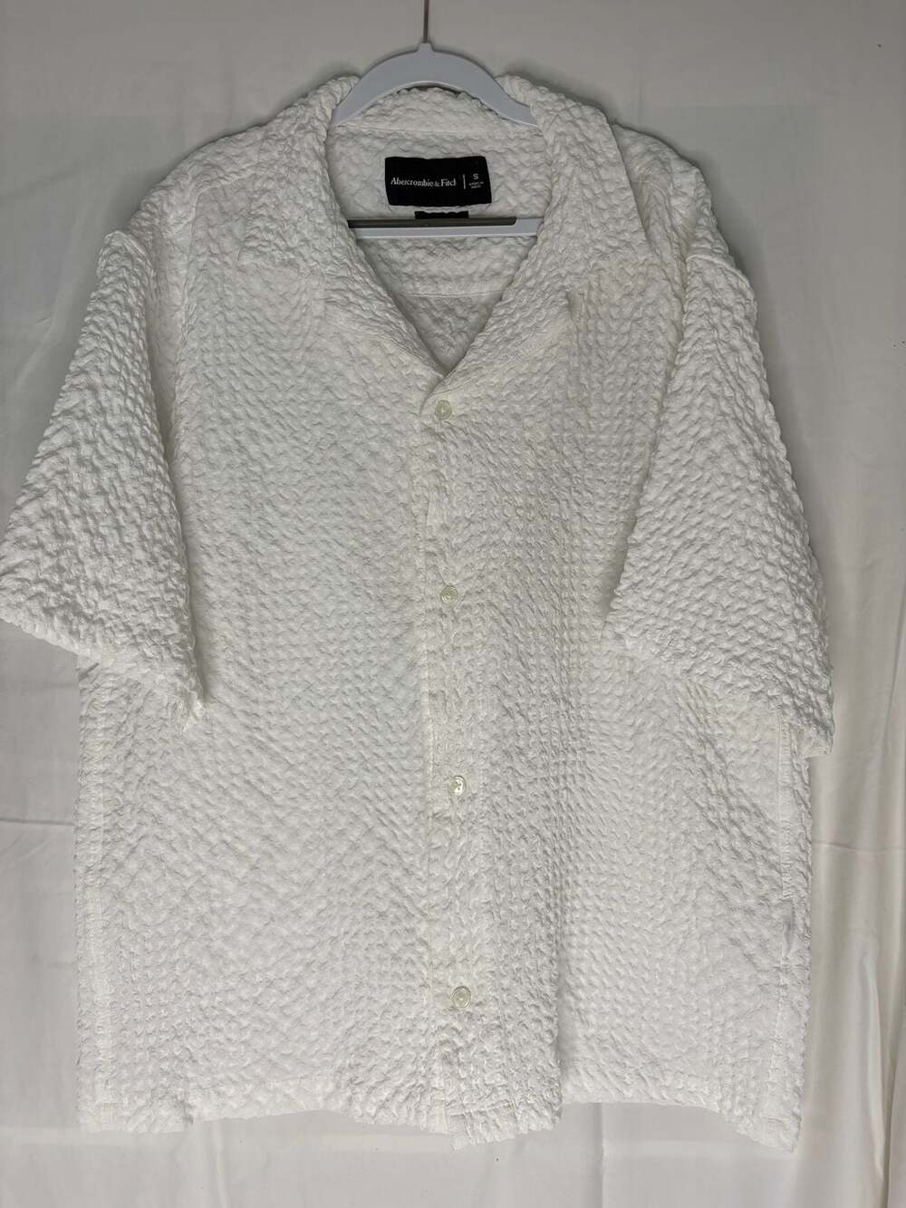 Abercrombie & Fitch White Cropped Short Sleeve Textured Seersucker Shirt, Size S